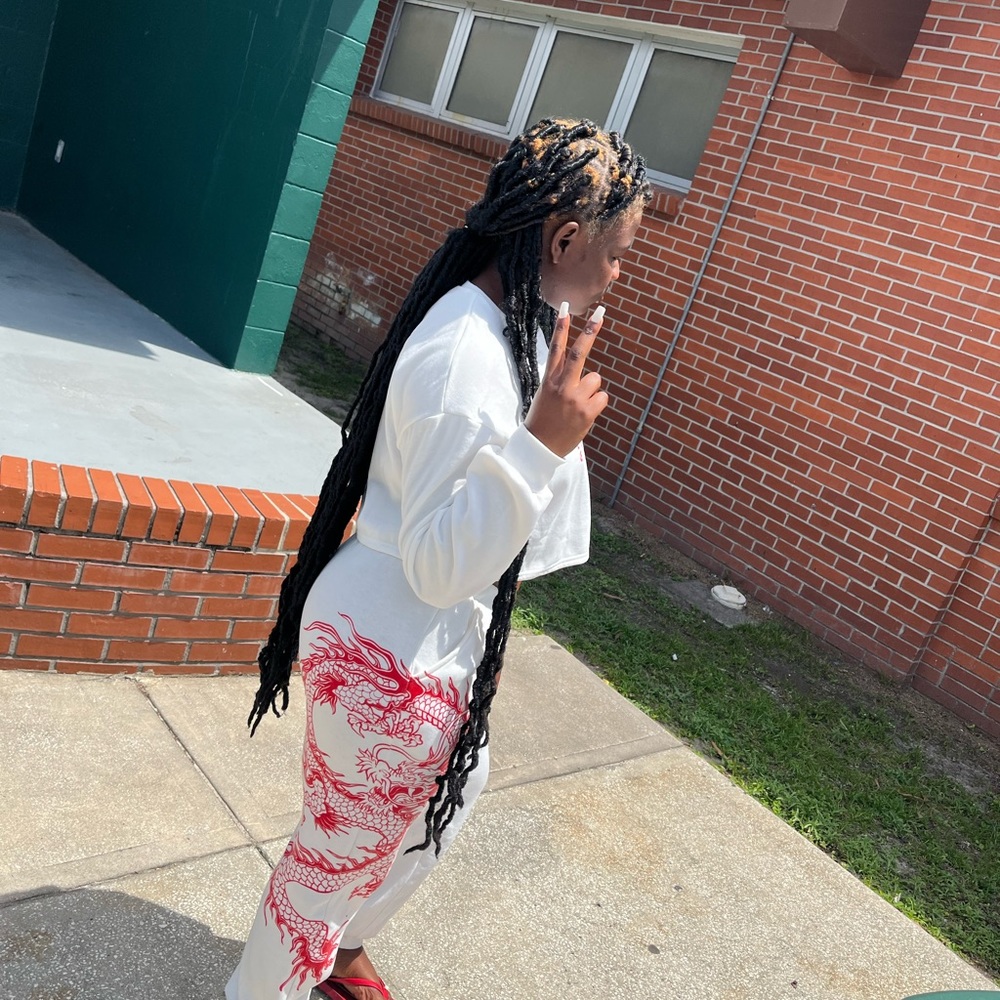 I’m selling cause I bought it in the wrong size’ brand China fit